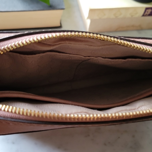 Michael Kors Jet Set Saffiano Leather Cross Body Bag - Picture 4 of 4